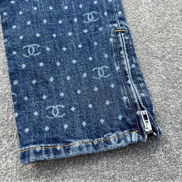 Chanel Jeans Spring collection 2023 - Picture 3 of 4